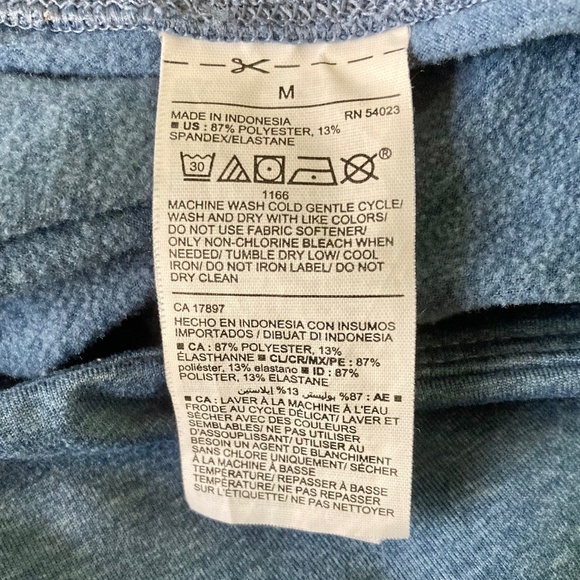 Women’s size medium Old Navy Active high rise capri leggings with side pockets - Picture 6 of 6